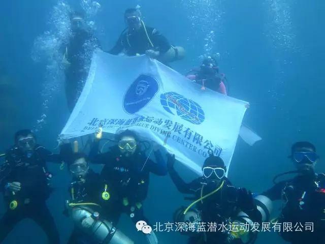 红色盒子小人