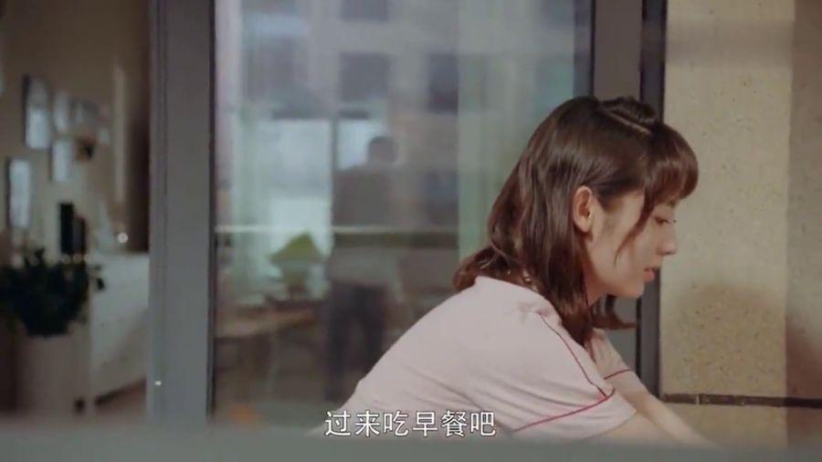 亚当玩高尔夫