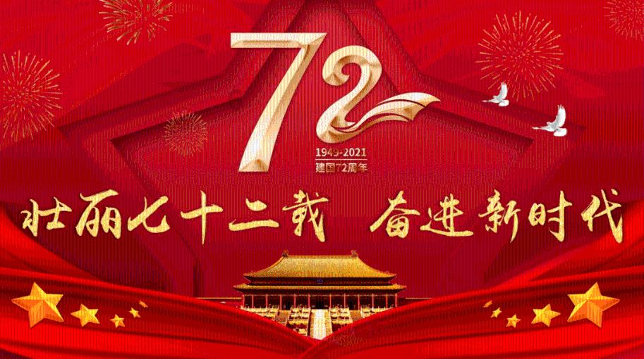 白色衬衫搭配黑色紧身裤，素雅清新，给人视觉上的极度舒适感，你觉得如何？