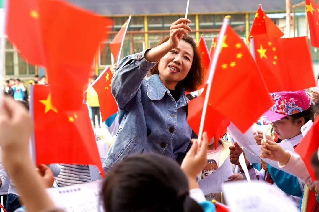 佘诗曼购豪宅登热搜,投资有道,堪称聪明女艺人!