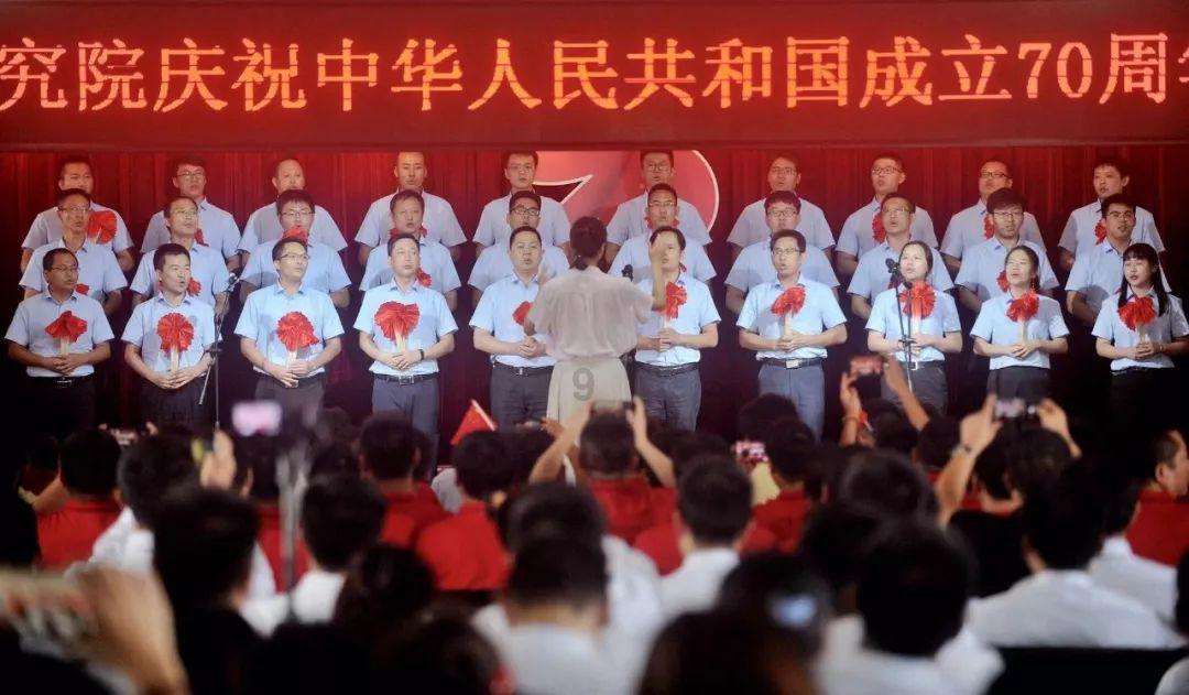 怎么问朋友们来不来参加婚礼？游戏画面