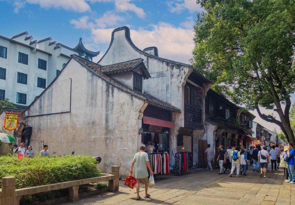 小勇士救公主