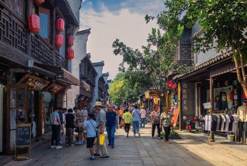 赏杂技,过大年 德州杂技团举办《山水国潮》专场演出致敬德州交警