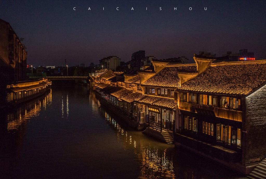 迷路的可爱女宝宝