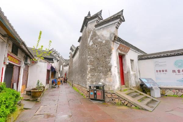 辽宁沈阳,蹊跷的劫案,男子取现50万元当街被抢,报案后行为反常